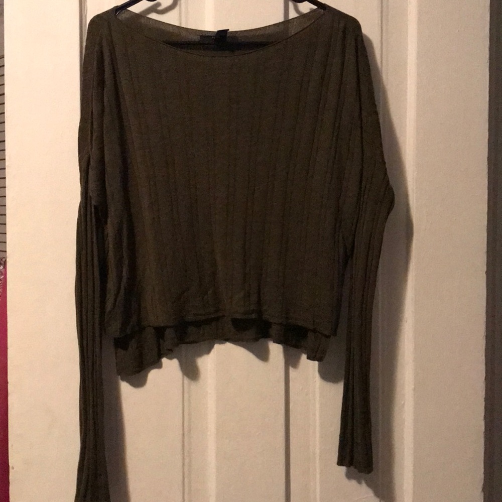 Long sleeve crop top